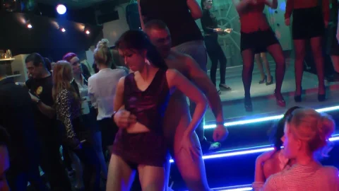 s****een: Sharing Titties and Tongues